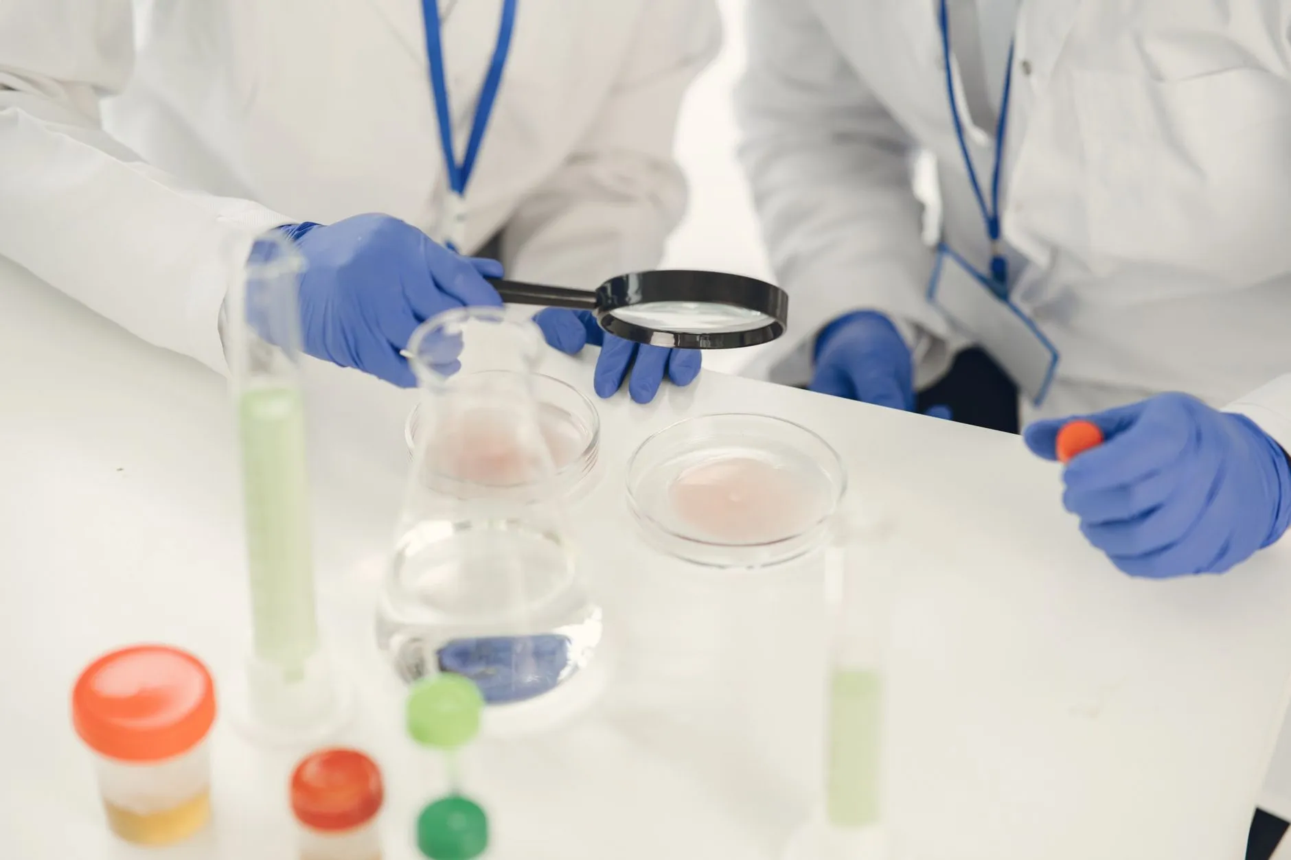 日化生产线升级：雅思琪娜护肤品的GMP标准与品质保障